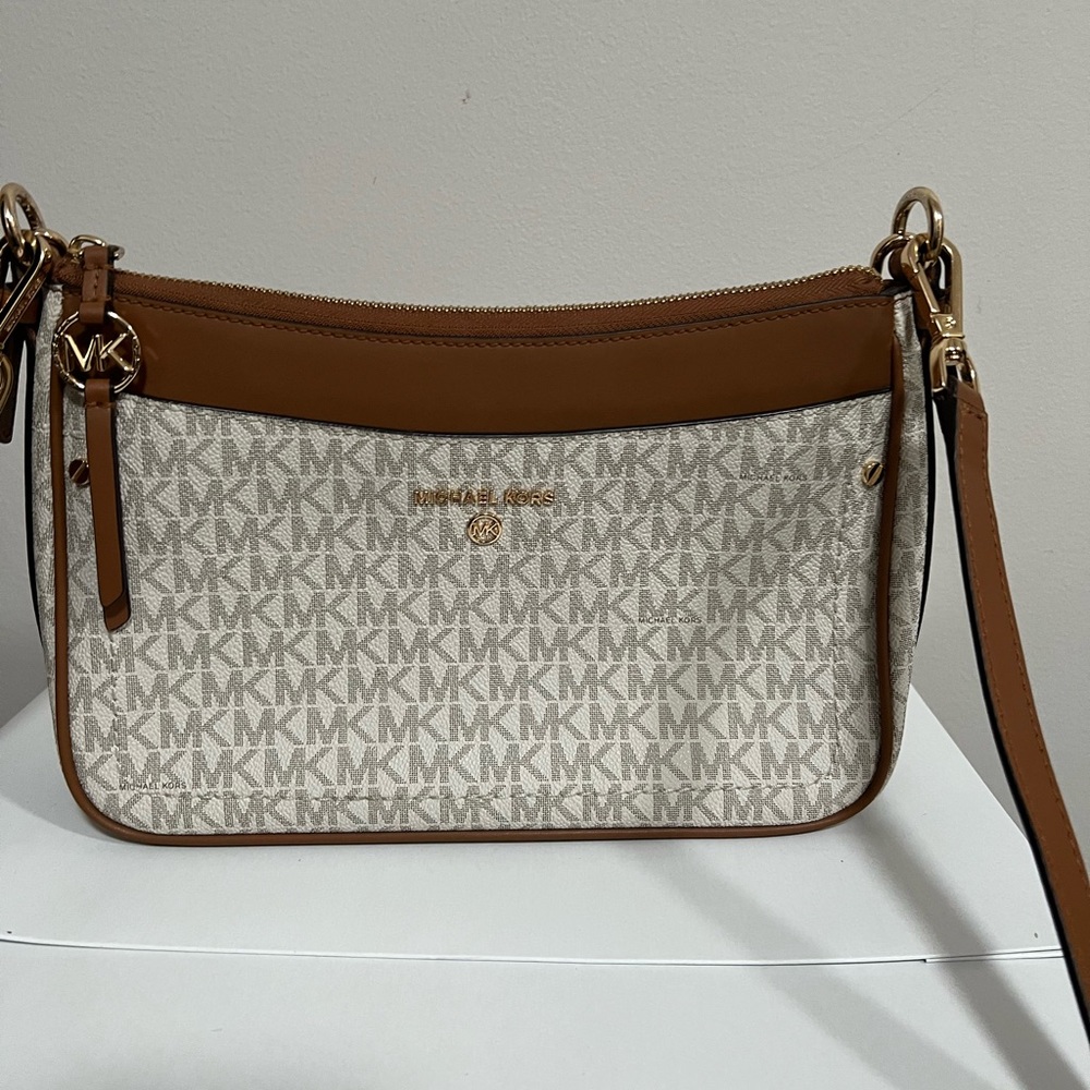 Michael Kors cross body purse